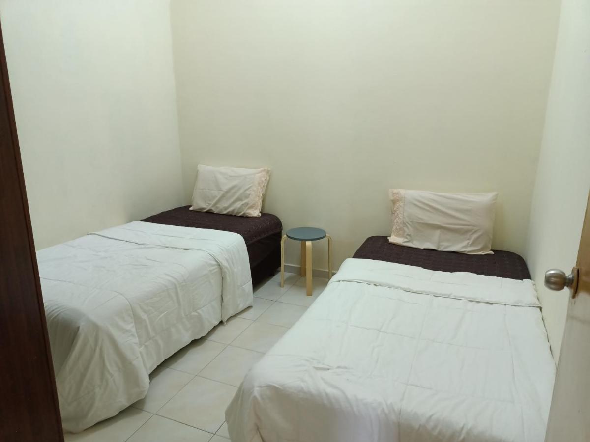 Oyo Home 90419 Sahar Guesthouse Malacca 外观 照片