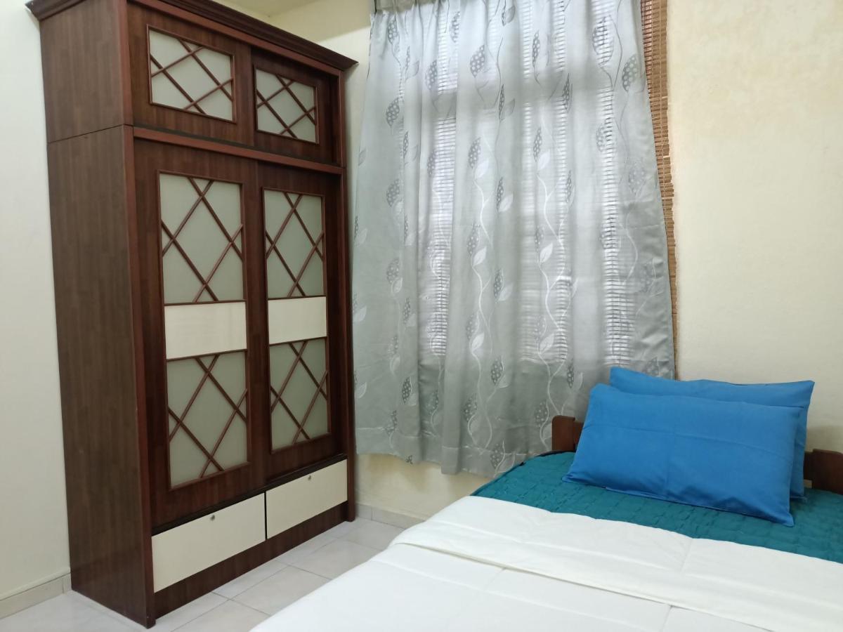 Oyo Home 90419 Sahar Guesthouse Malacca 外观 照片