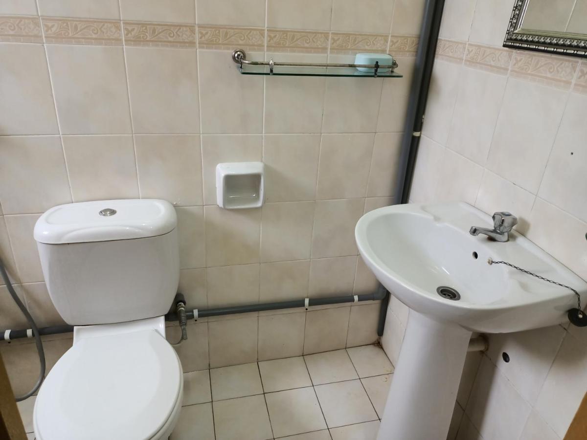 Oyo Home 90419 Sahar Guesthouse Malacca 外观 照片