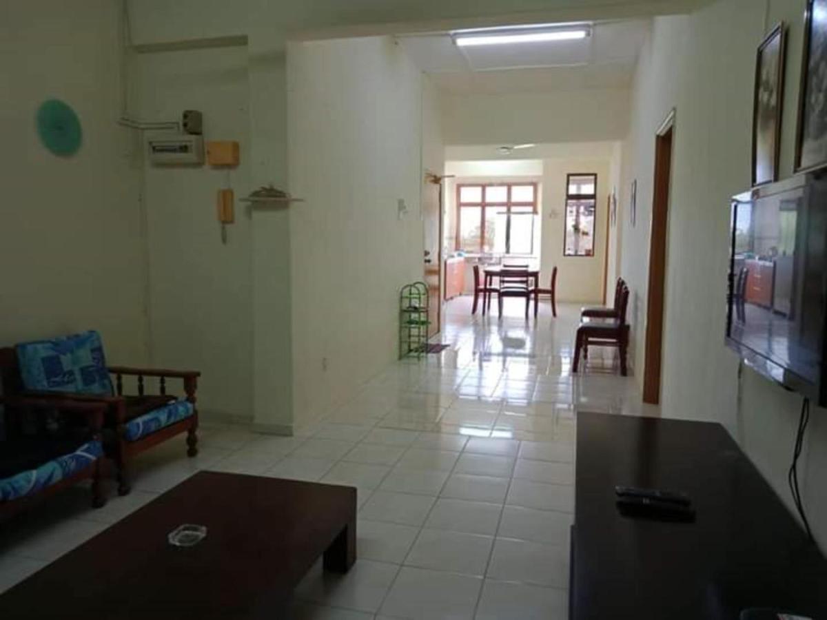 Oyo Home 90419 Sahar Guesthouse Malacca 外观 照片