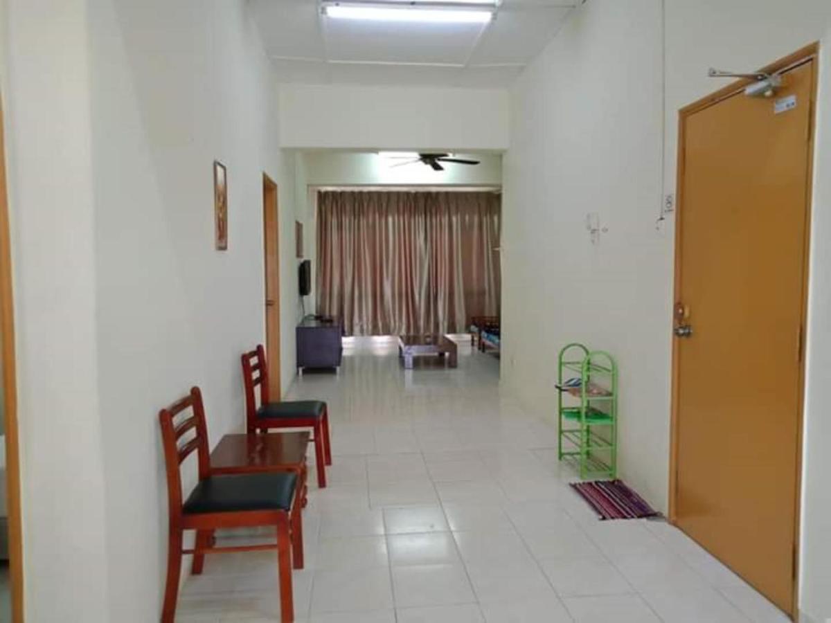 Oyo Home 90419 Sahar Guesthouse Malacca 外观 照片