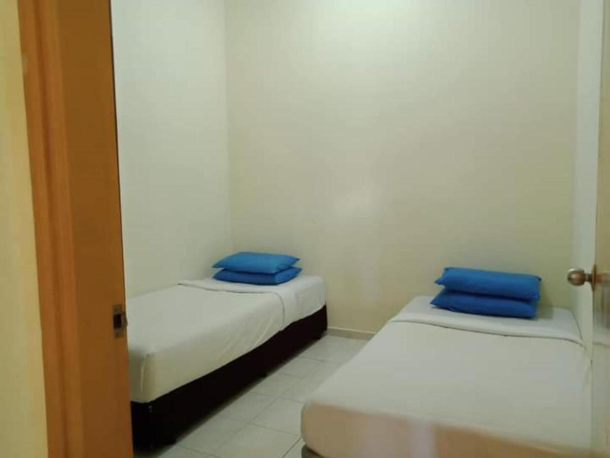 Oyo Home 90419 Sahar Guesthouse Malacca 外观 照片