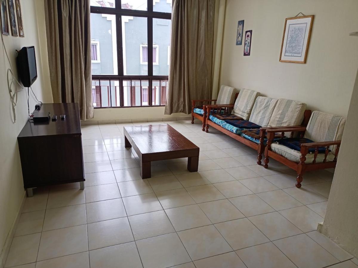 Oyo Home 90419 Sahar Guesthouse Malacca 外观 照片