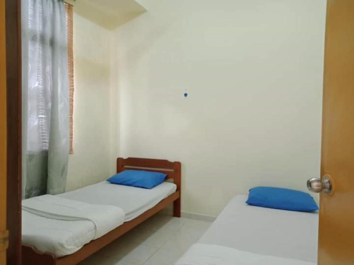 Oyo Home 90419 Sahar Guesthouse Malacca 外观 照片