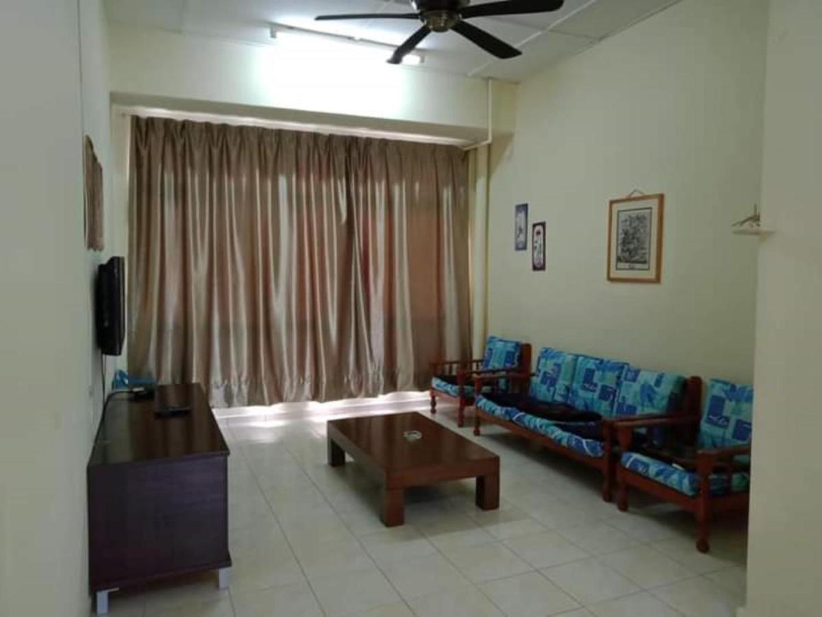Oyo Home 90419 Sahar Guesthouse Malacca 外观 照片