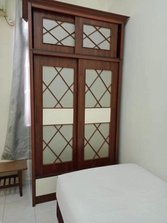 Oyo Home 90419 Sahar Guesthouse Malacca 外观 照片