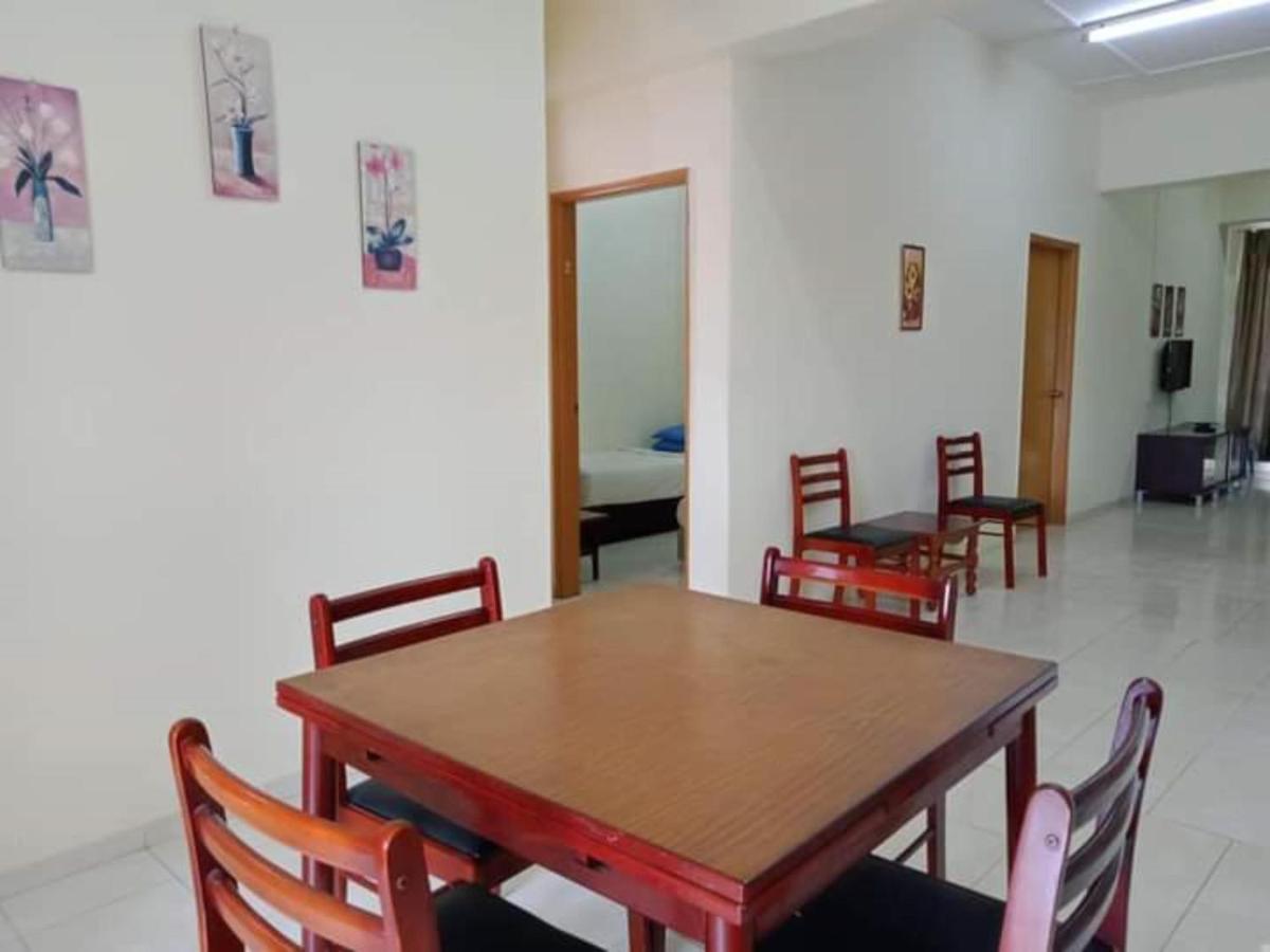 Oyo Home 90419 Sahar Guesthouse Malacca 外观 照片