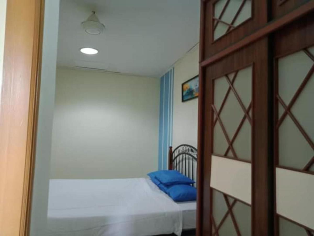 Oyo Home 90419 Sahar Guesthouse Malacca 外观 照片